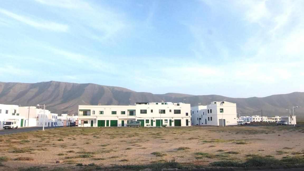 Islote House Apartment Famara Ngoại thất bức ảnh